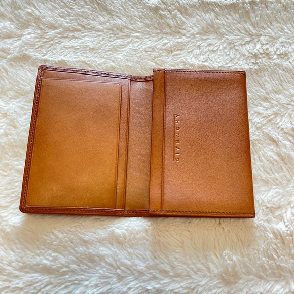 Givenchy Multiple Pocket Leather Card Holder - Picture 4 of 4